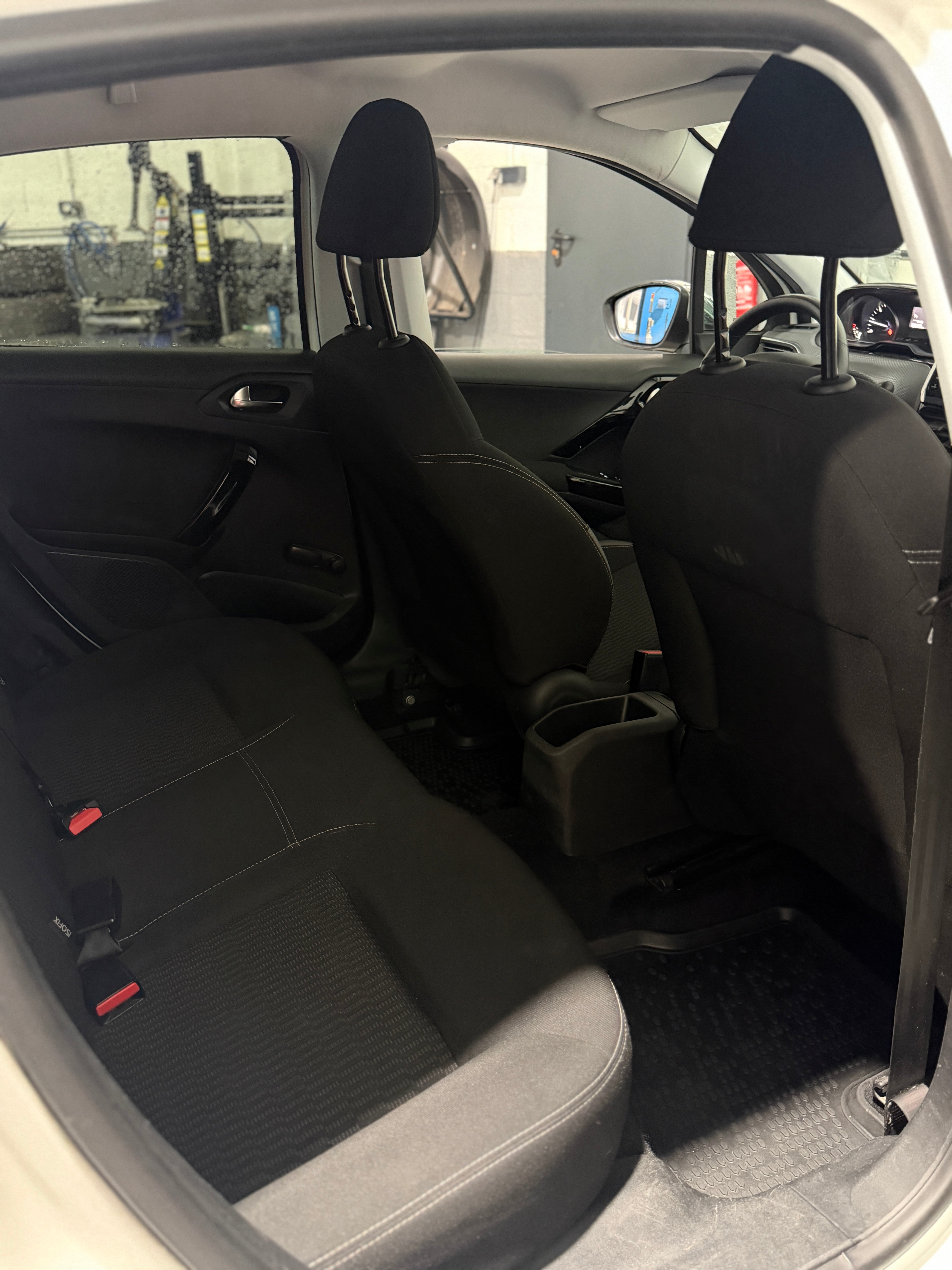 Peugeot 208 1.6 BlueHDi 100ch – 2016 – Diesel – Économique et fiable