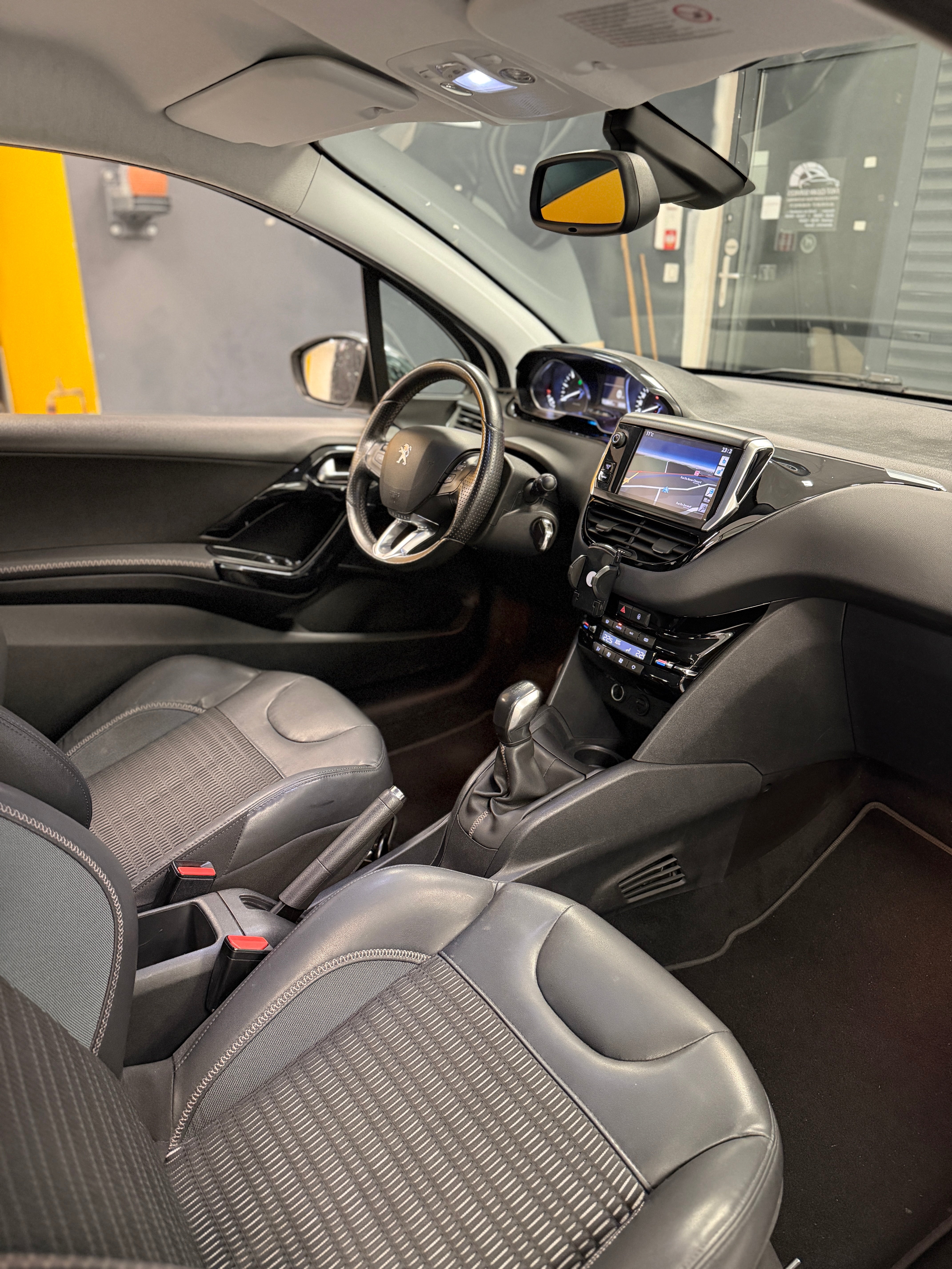 Peugeot 208 1.6 HDi 92ch – 2012 – Diesel – Économique et fiable