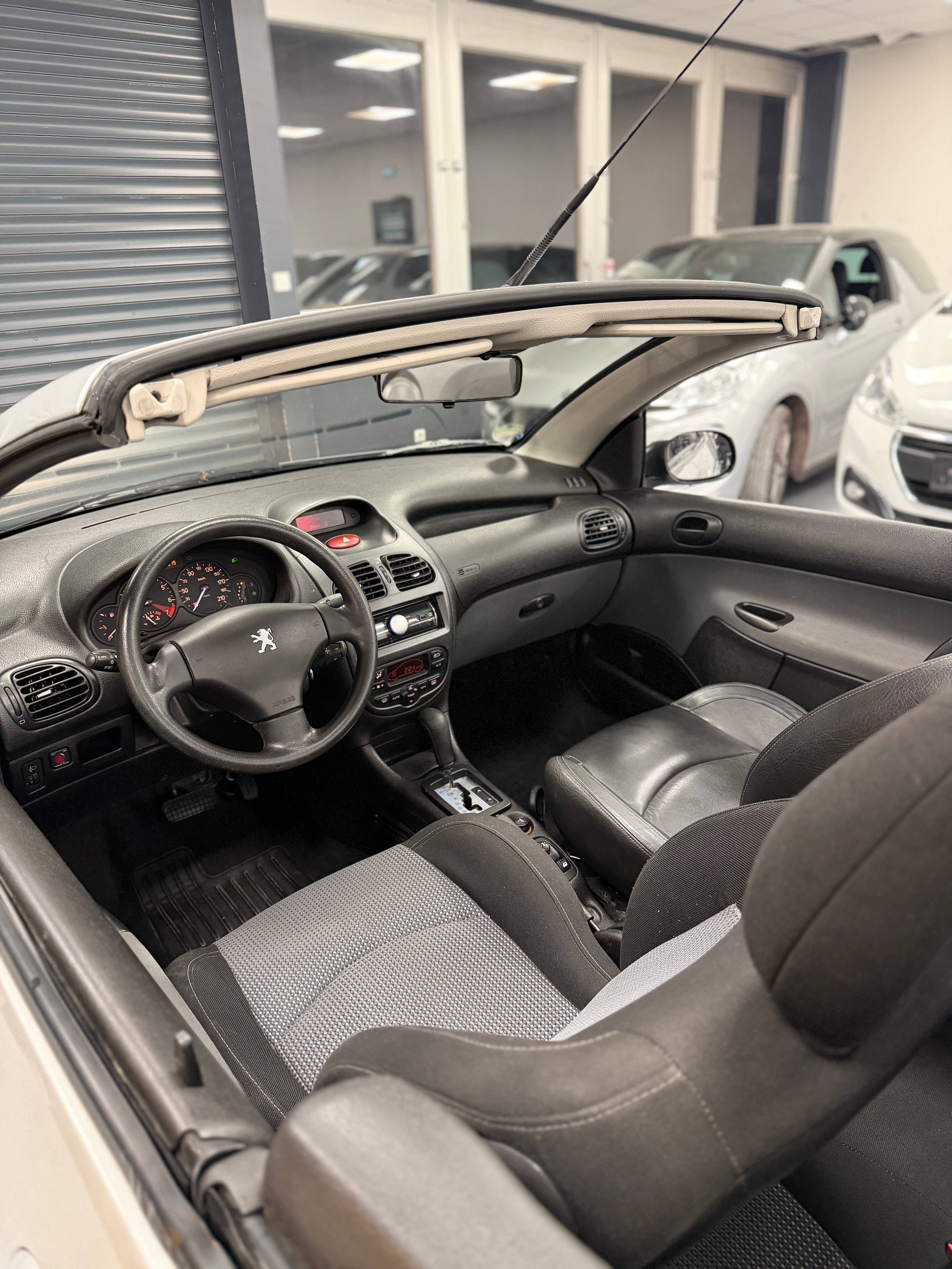 Peugeot 206 CC 1.6 Essence – Cabriolet – 2002 – Toit rigide escamotable
