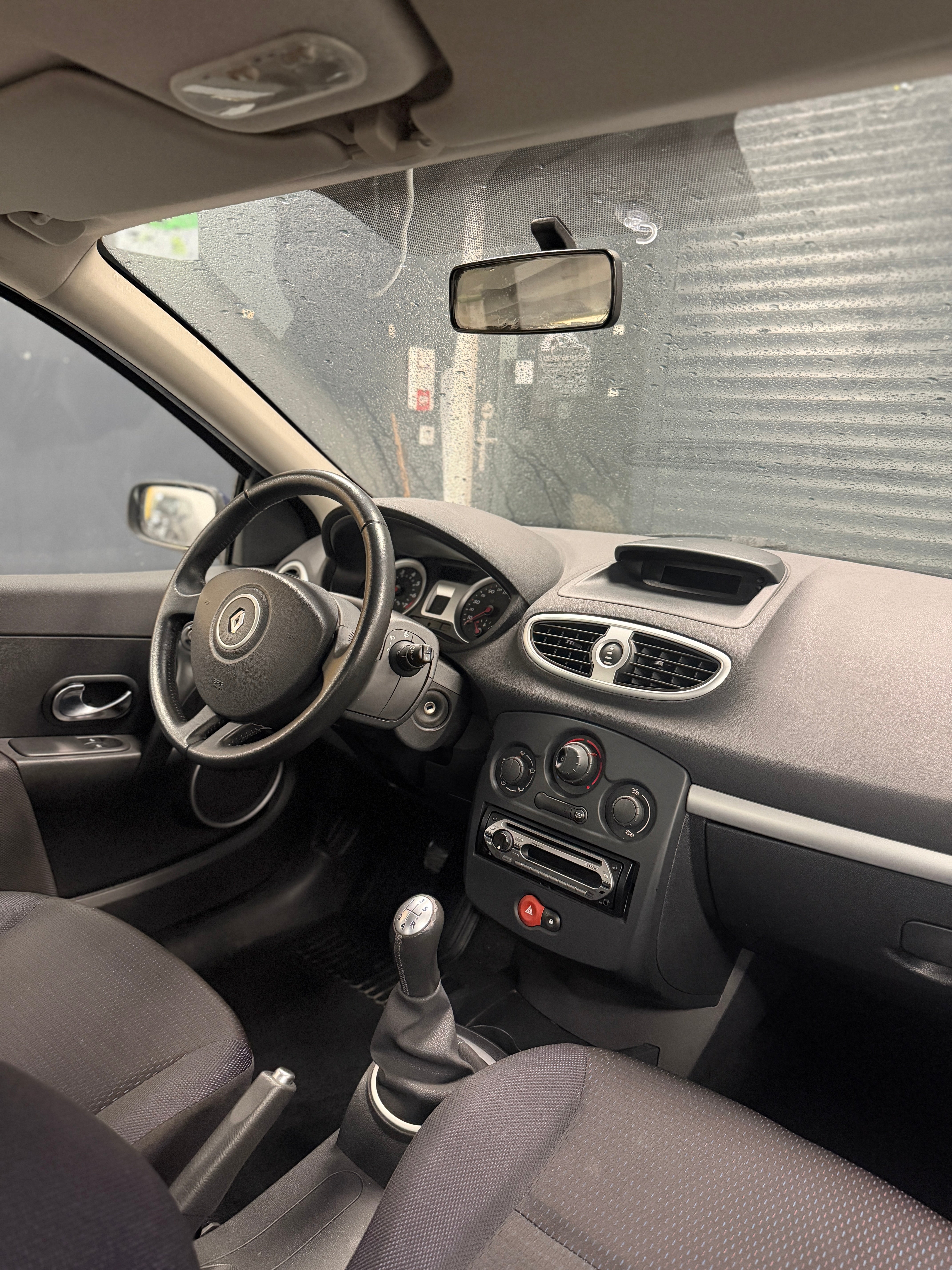 Renault Clio 1.4 Essence – 158 000 km – 2007 – Citadine économique
