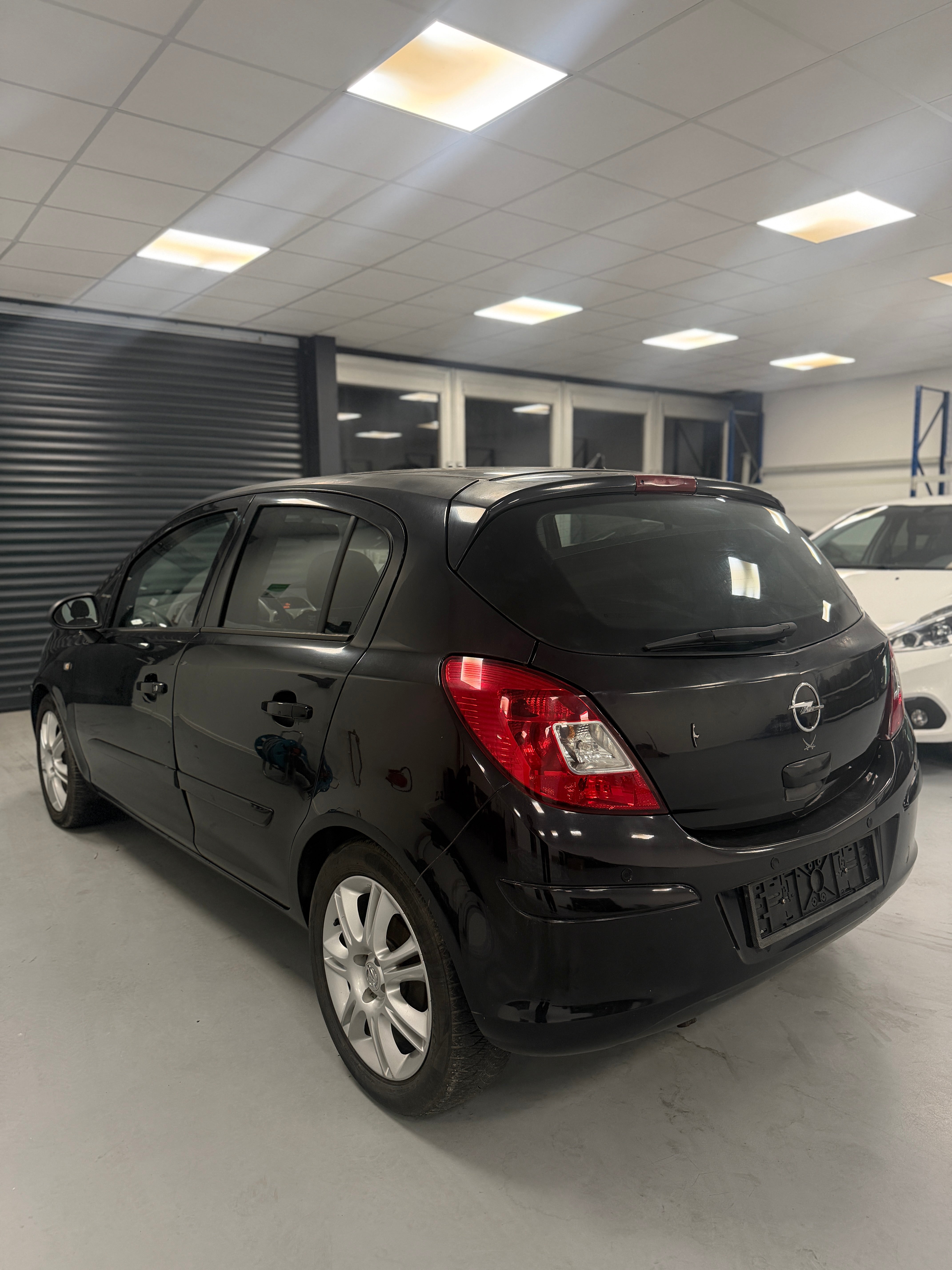 Opel Corsa 1.6 Essence – 2008 – 156 000 km