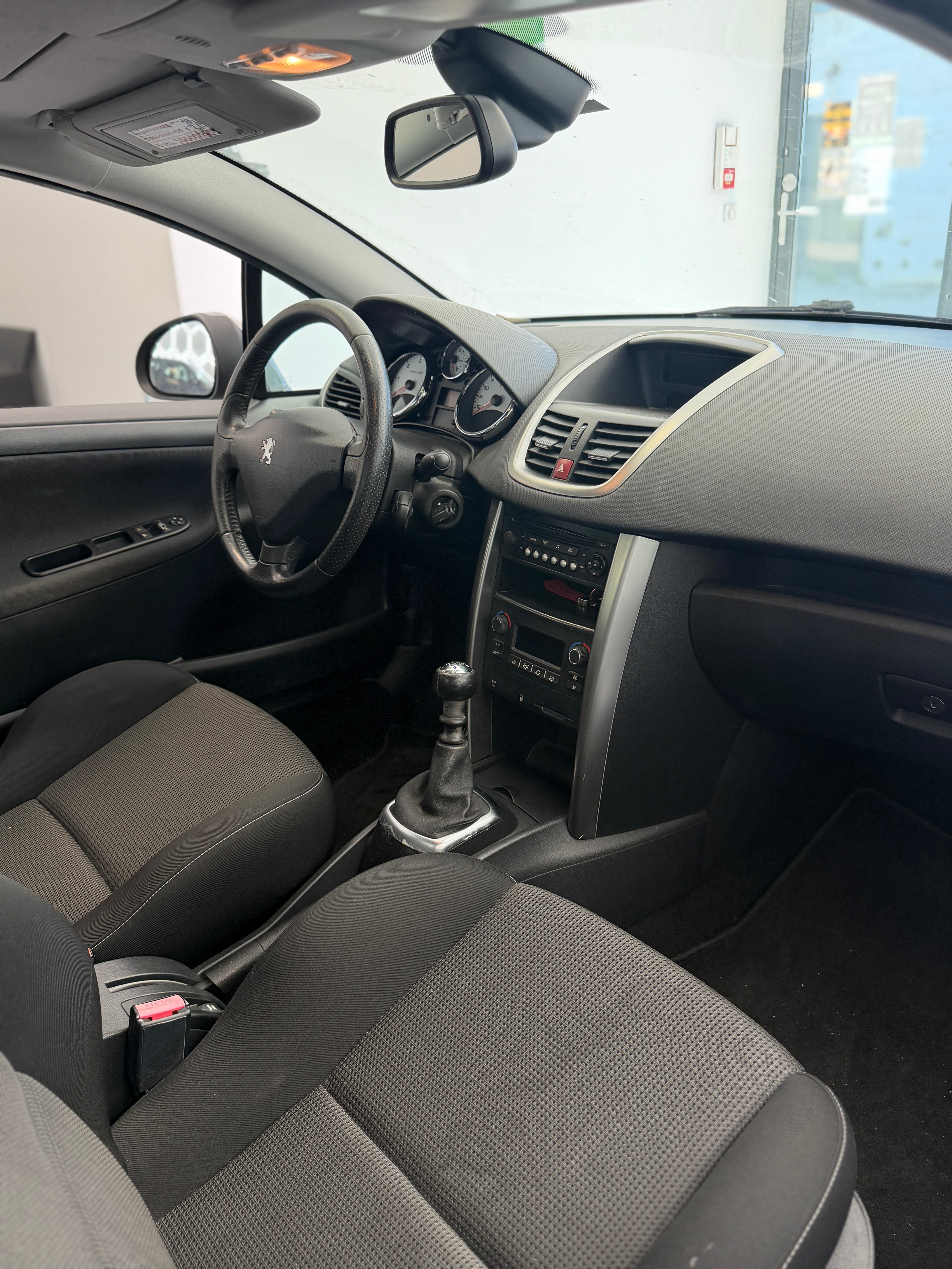 Peugeot 207 1.6 HDi 112 ch – 2011 - 65000Km