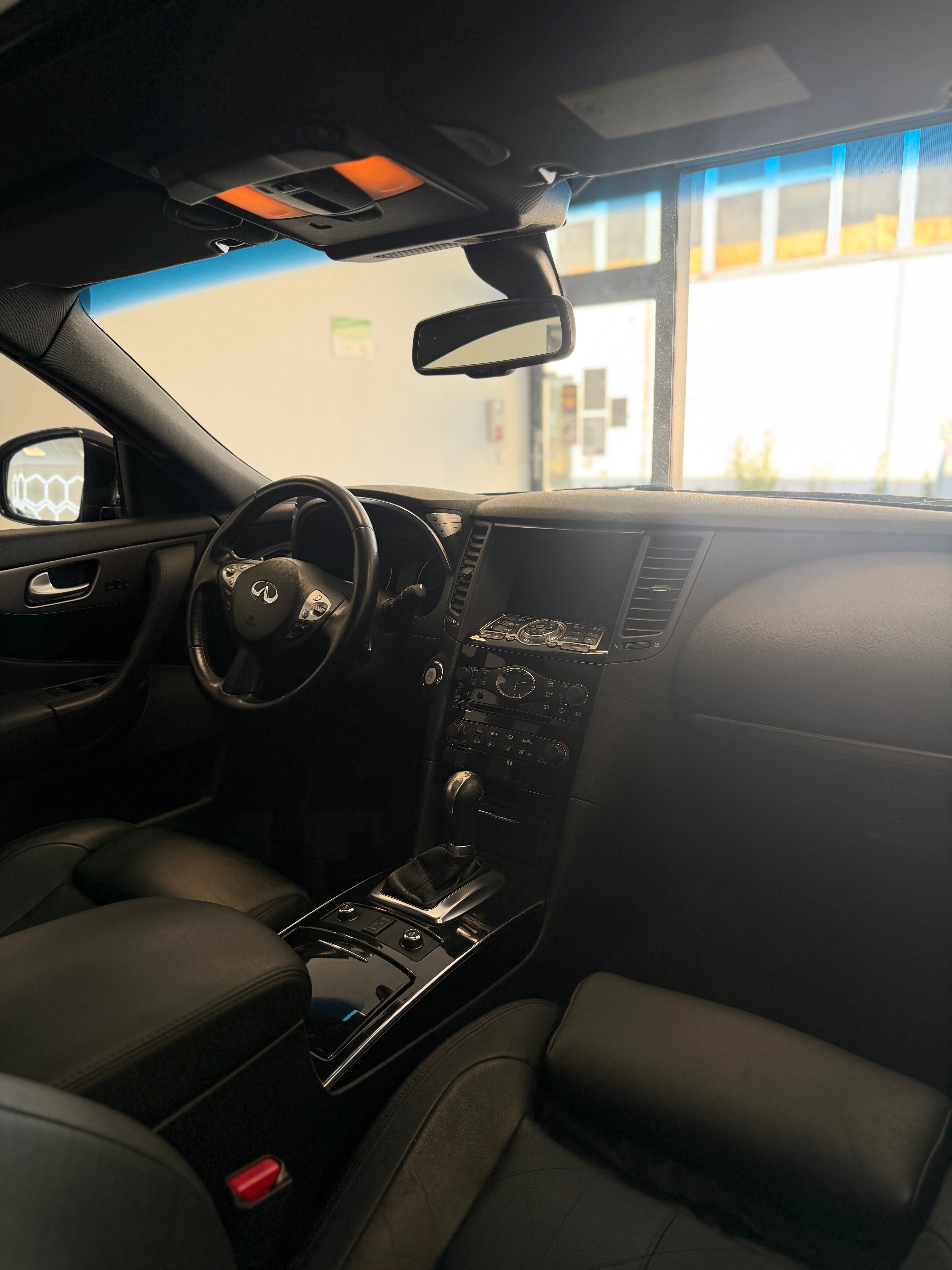 INFINITI FX30d GT Premium 238ch BVA7 – Full équipé – 160 000 km