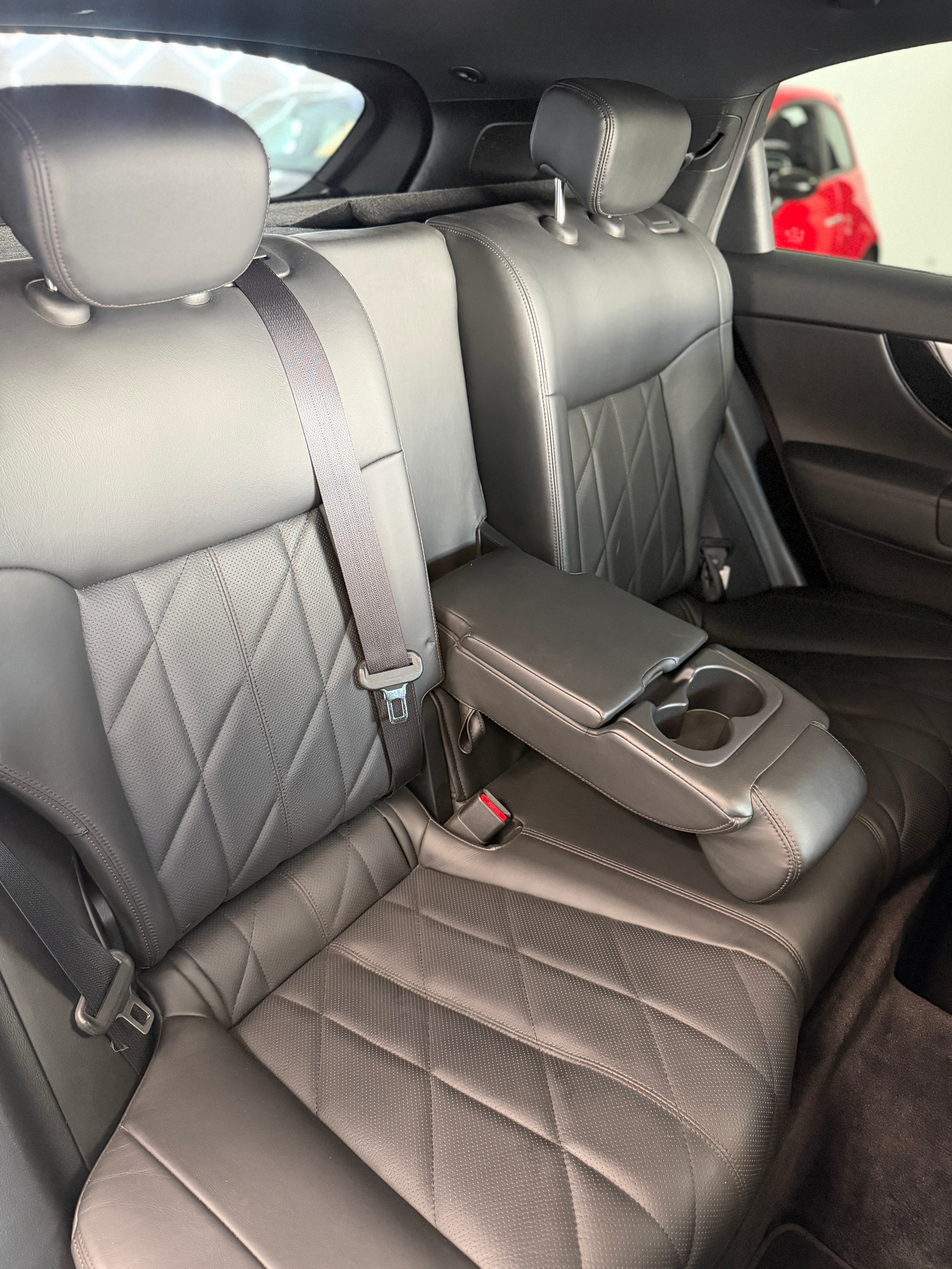 INFINITI FX30d GT Premium 238ch BVA7 – Full équipé – 160 000 km