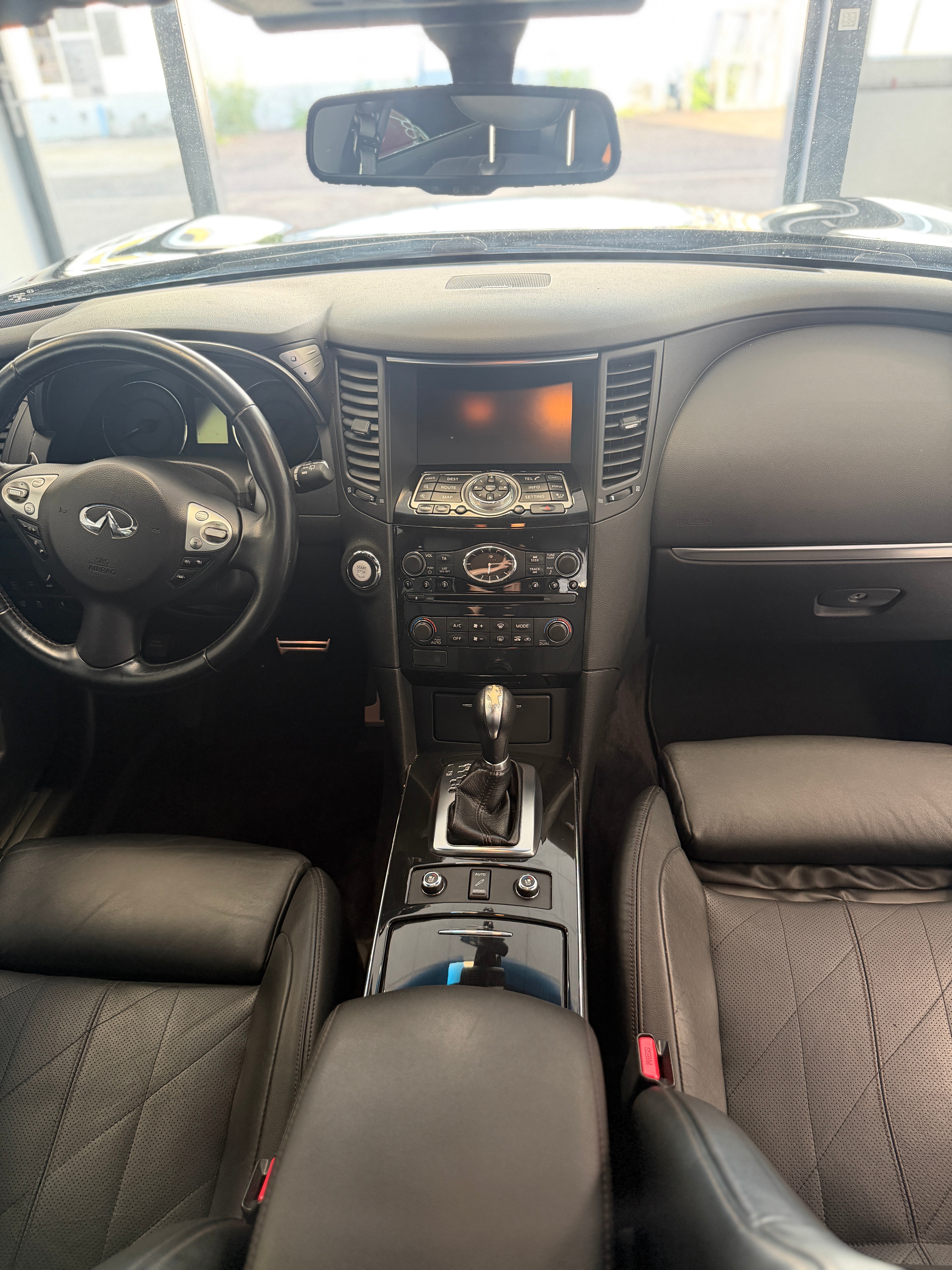 INFINITI FX30d GT Premium 238ch BVA7 – Full équipé – 160 000 km