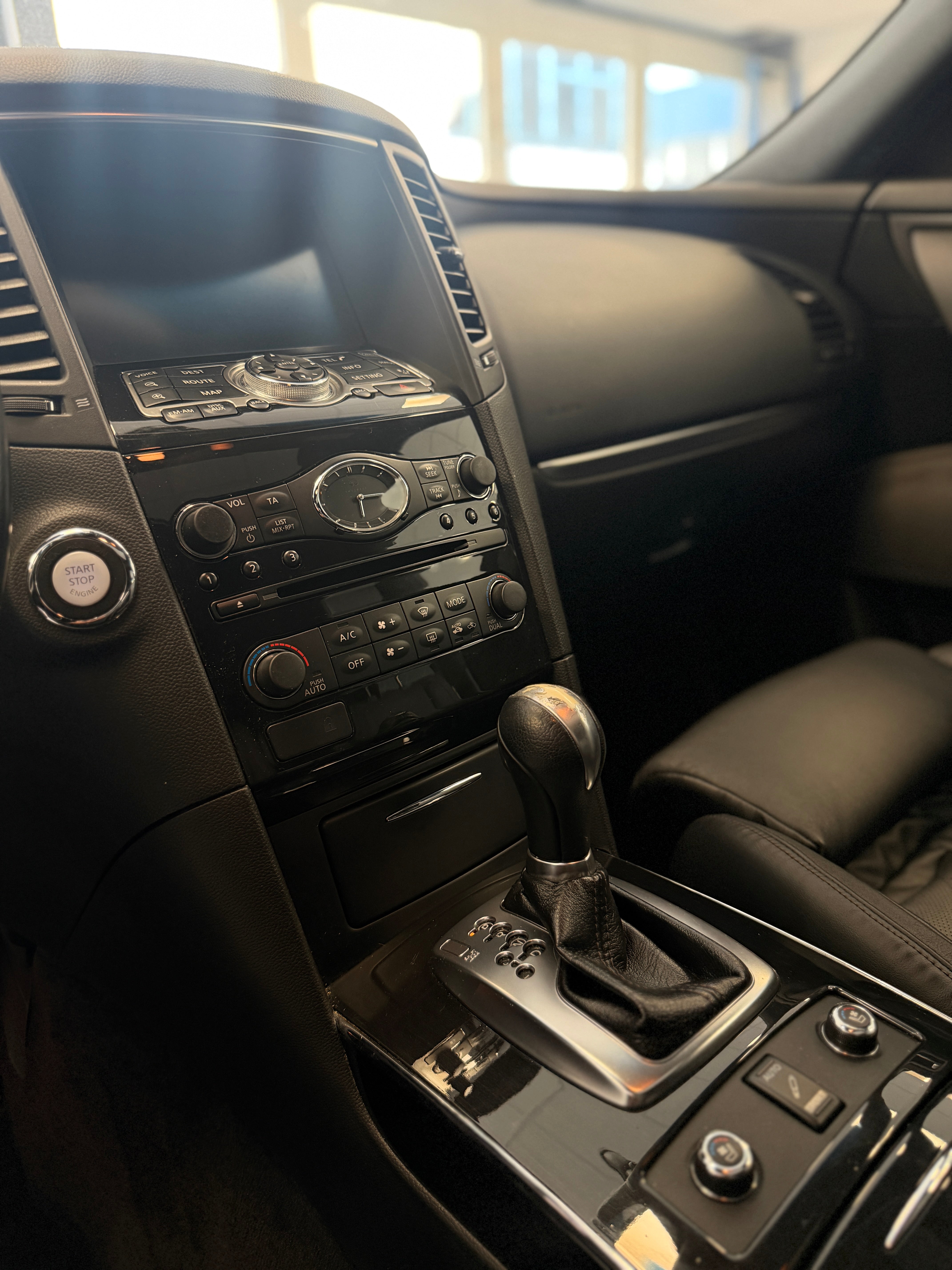 INFINITI FX30d GT Premium 238ch BVA7 – Full équipé – 160 000 km
