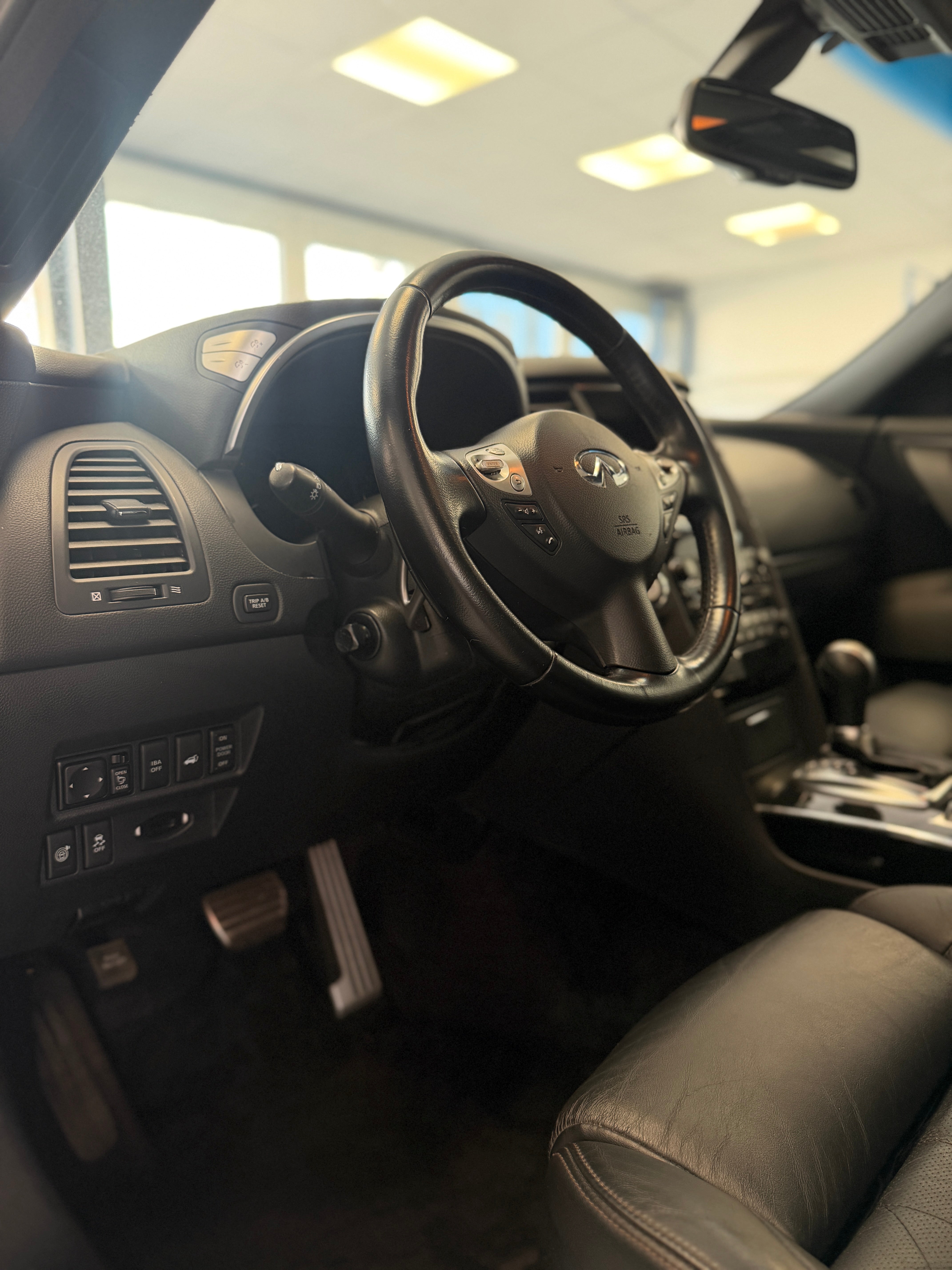 INFINITI FX30d GT Premium 238ch BVA7 – Full équipé – 160 000 km