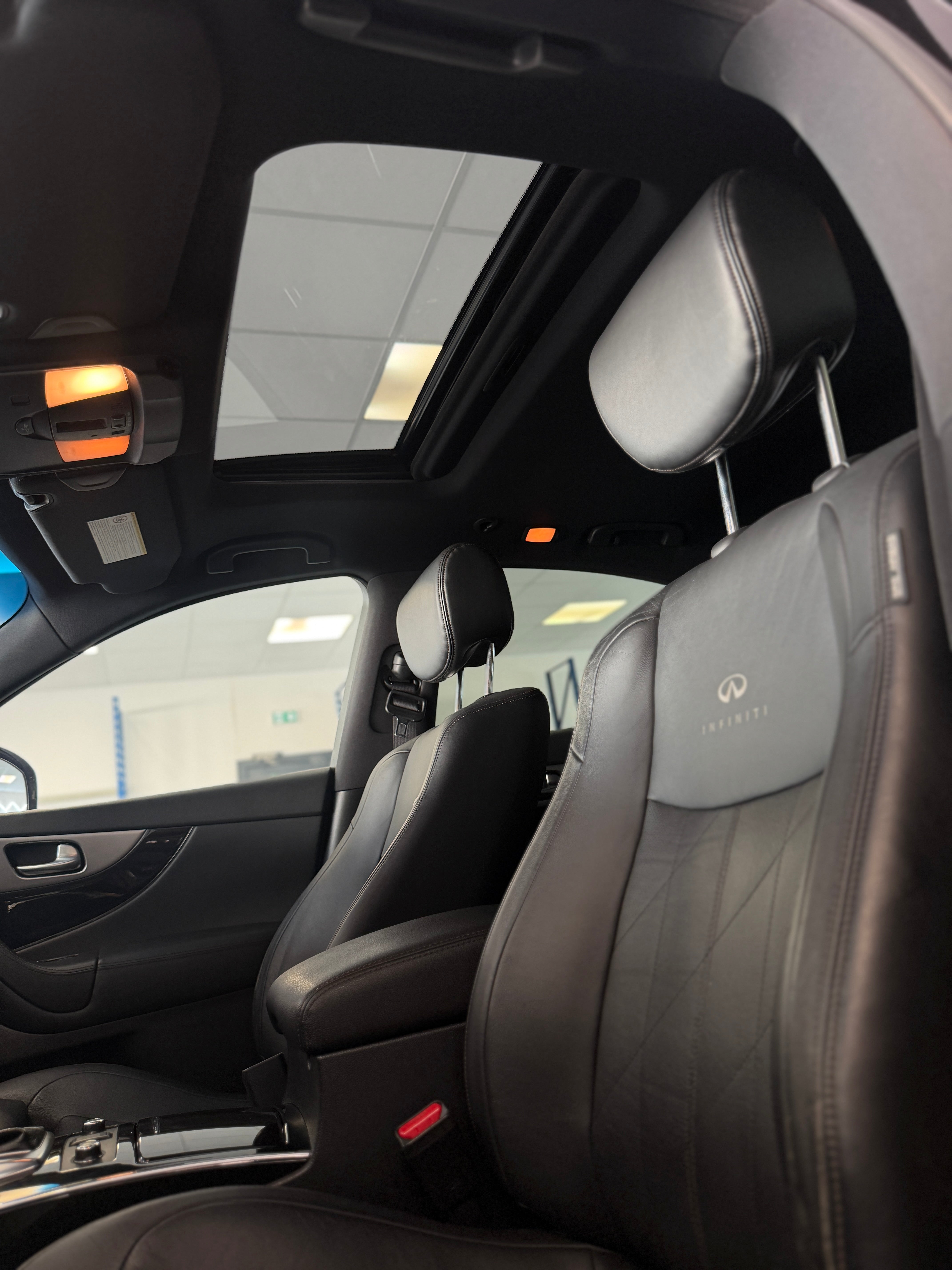 INFINITI FX30d GT Premium 238ch BVA7 – Full équipé – 160 000 km