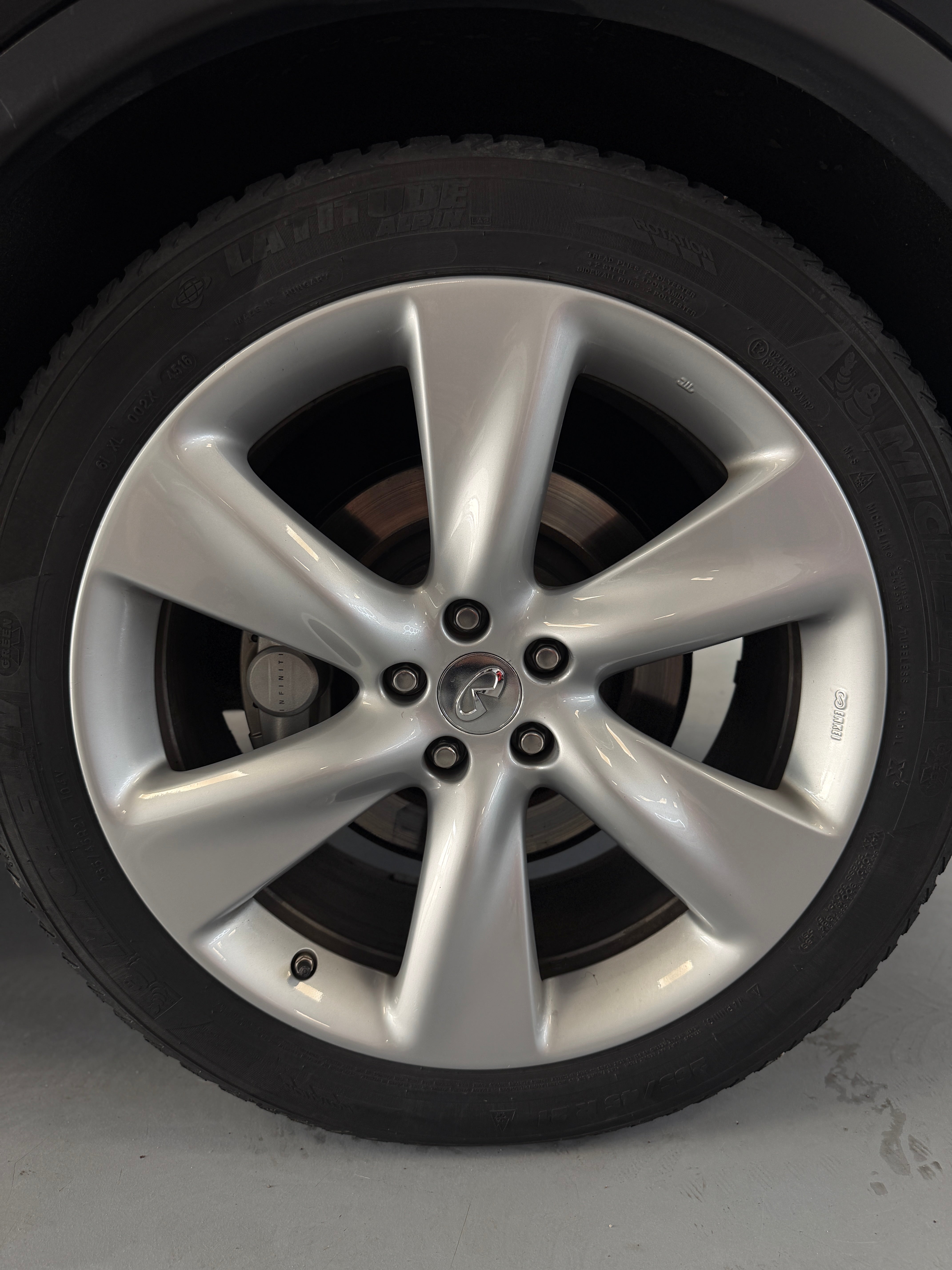 INFINITI FX30d GT Premium 238ch BVA7 – Full équipé – 160 000 km