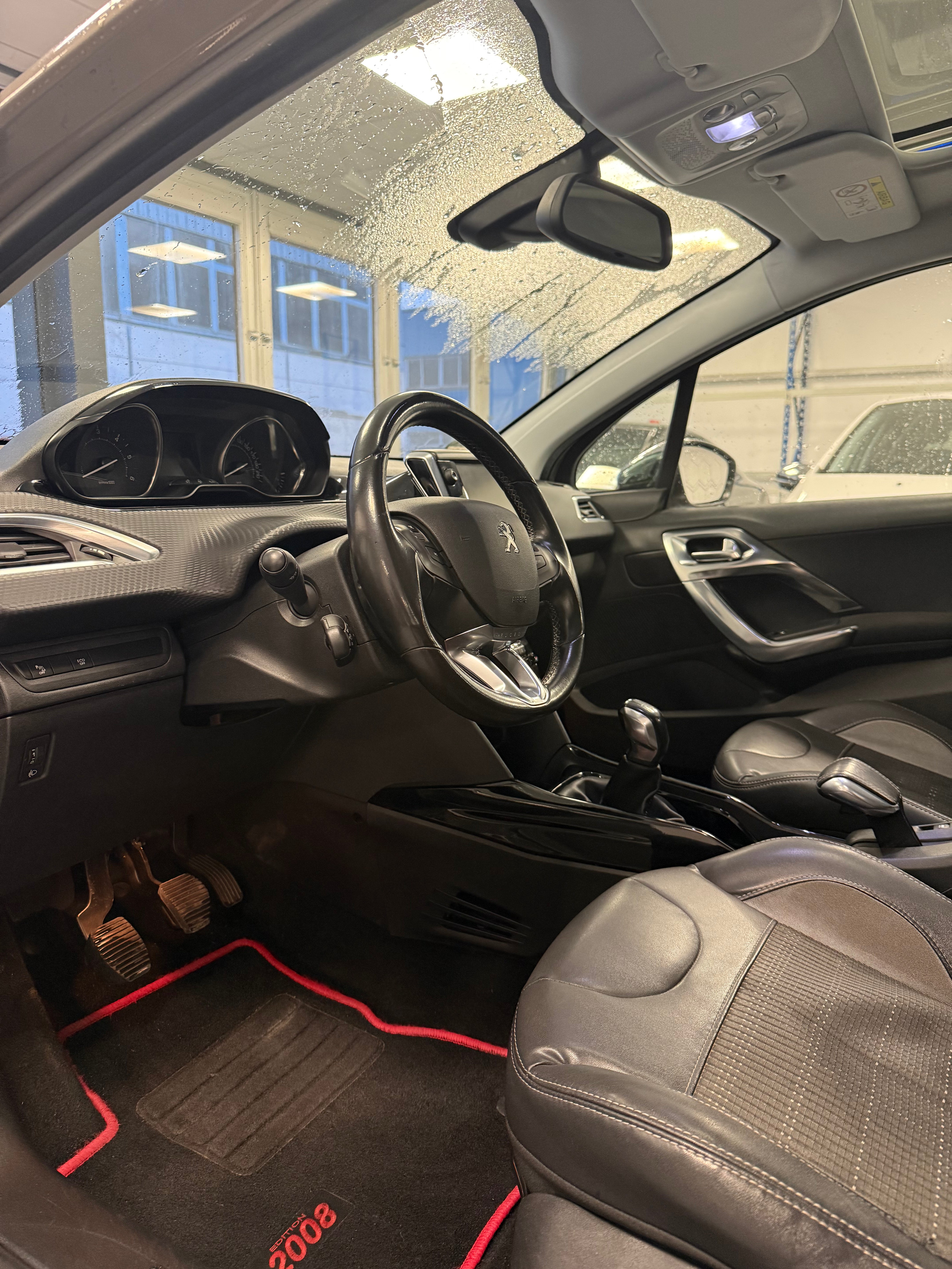 Peugeot 2008 1.6 HDi 100 ch – 2015 – 100 000 km